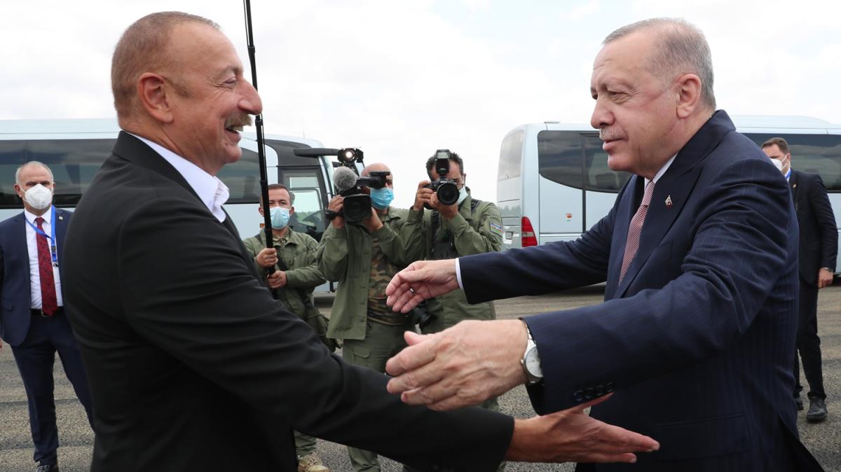 Cumhurbakan Erdoan, Karaba ziyaretiyle Trkiye tarihinde bir ilki gerekletirmi oldu