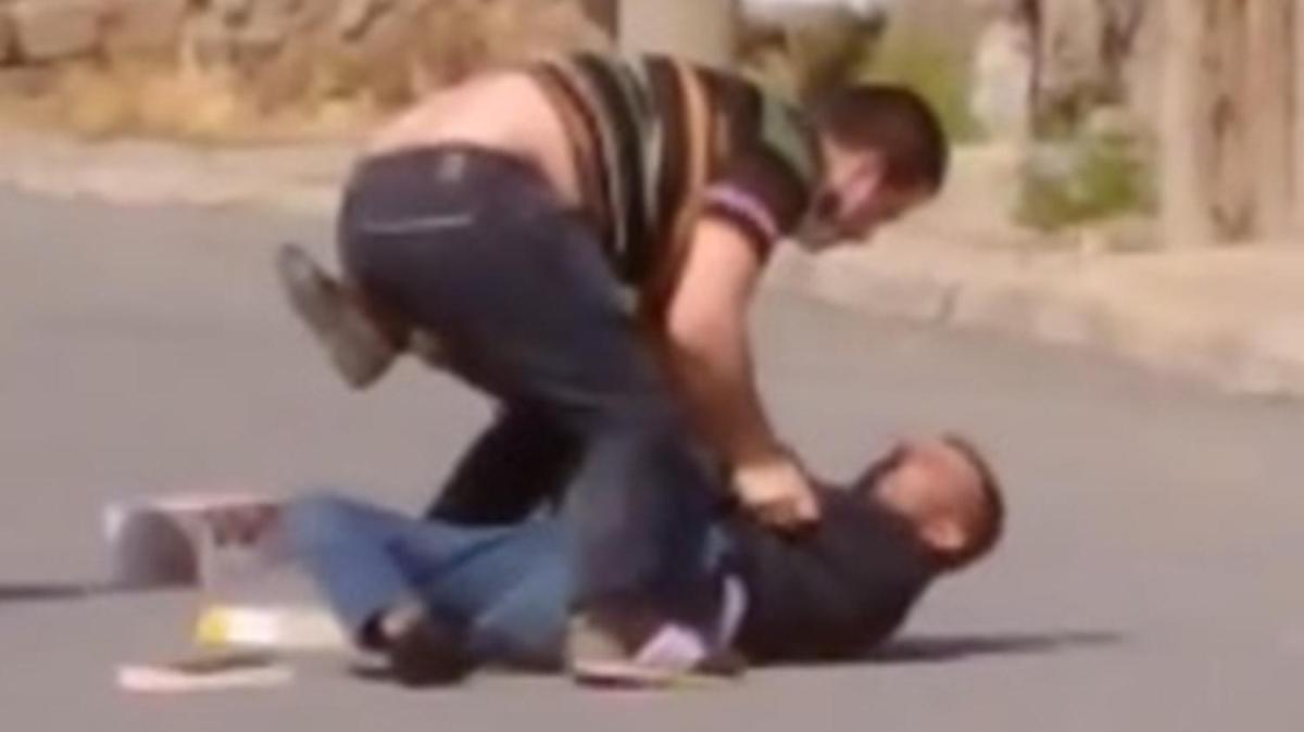 Kayseri'de tabancayla yaralanan doktorun saldrgan etkisiz hale getirmesi kamerada