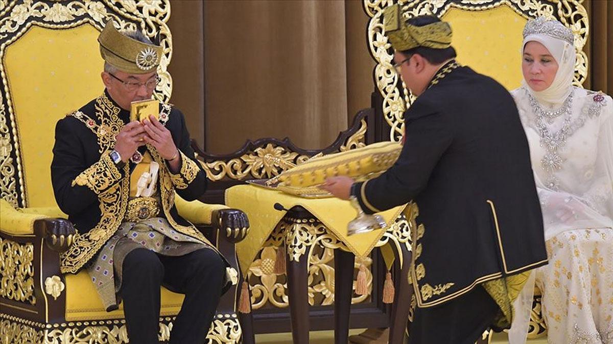 Malezya Kral, Kovid-19 nedeniyle faaliyeti durdurulan meclisin bir an nce almas gerektiini syledi