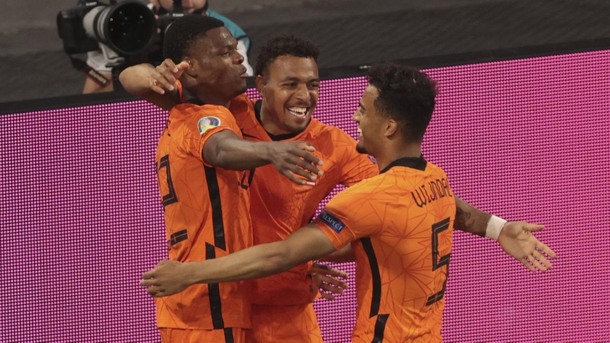 Avusturya'y 2 golle deviren Hollanda son 16'ya ykseldi