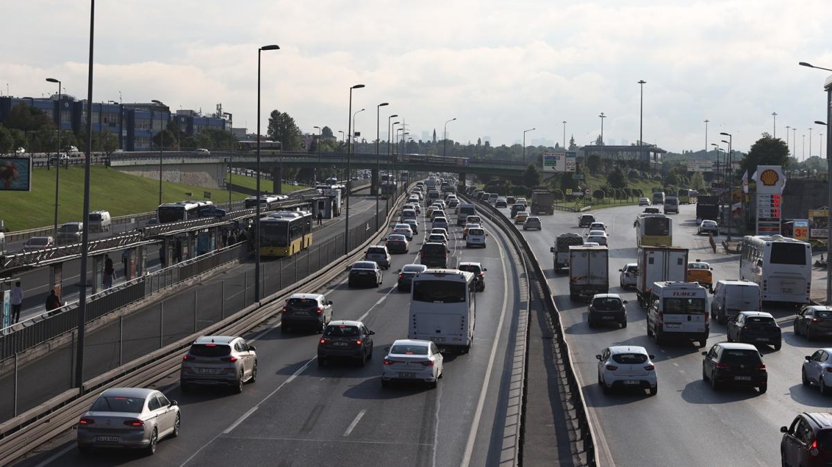 stanbul'da trafik younluu artt