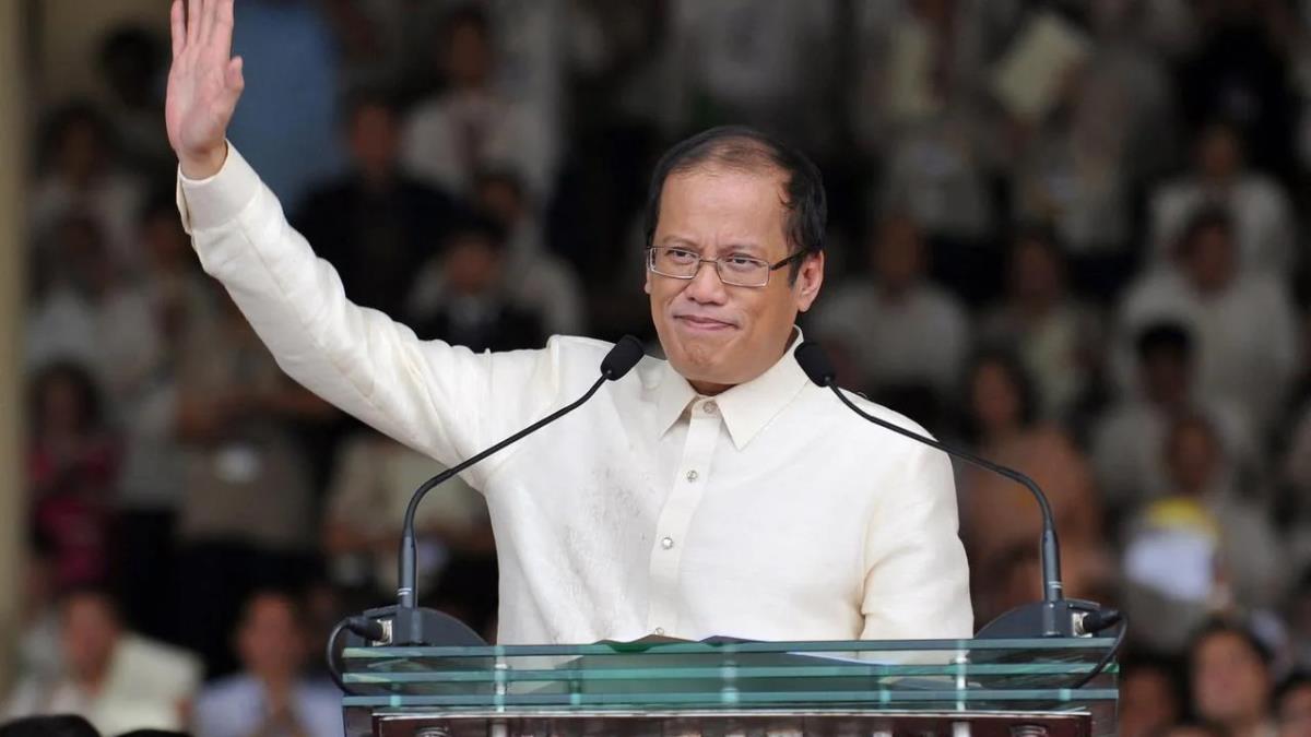 Benigno Aquino hayatn kaybetti