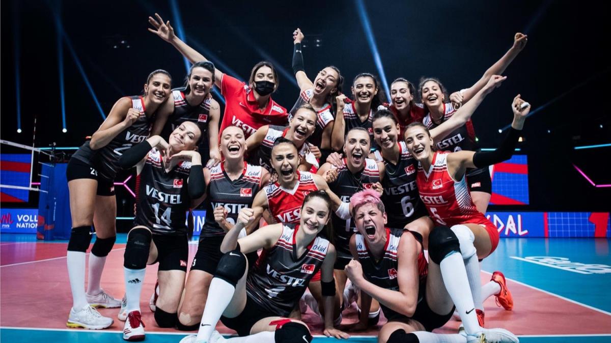 FIVB Milletler Ligi'nde Filenin Sultanlar, bronz madalyann sahibi oldu