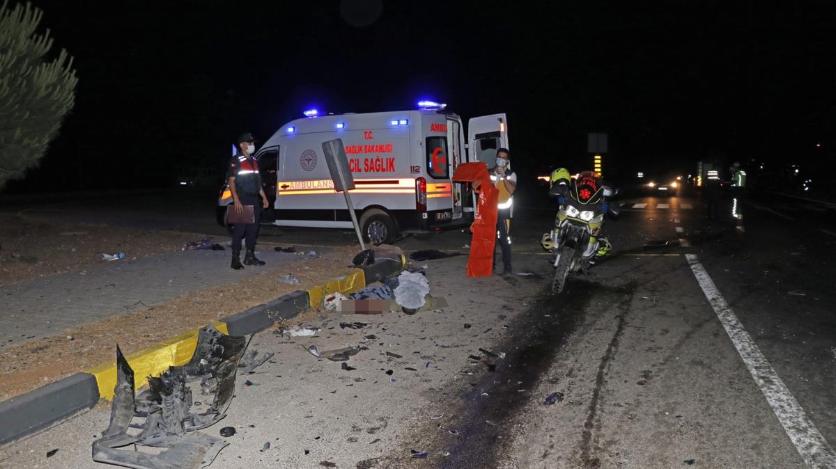 Mula'da trafik kazas: 3 l