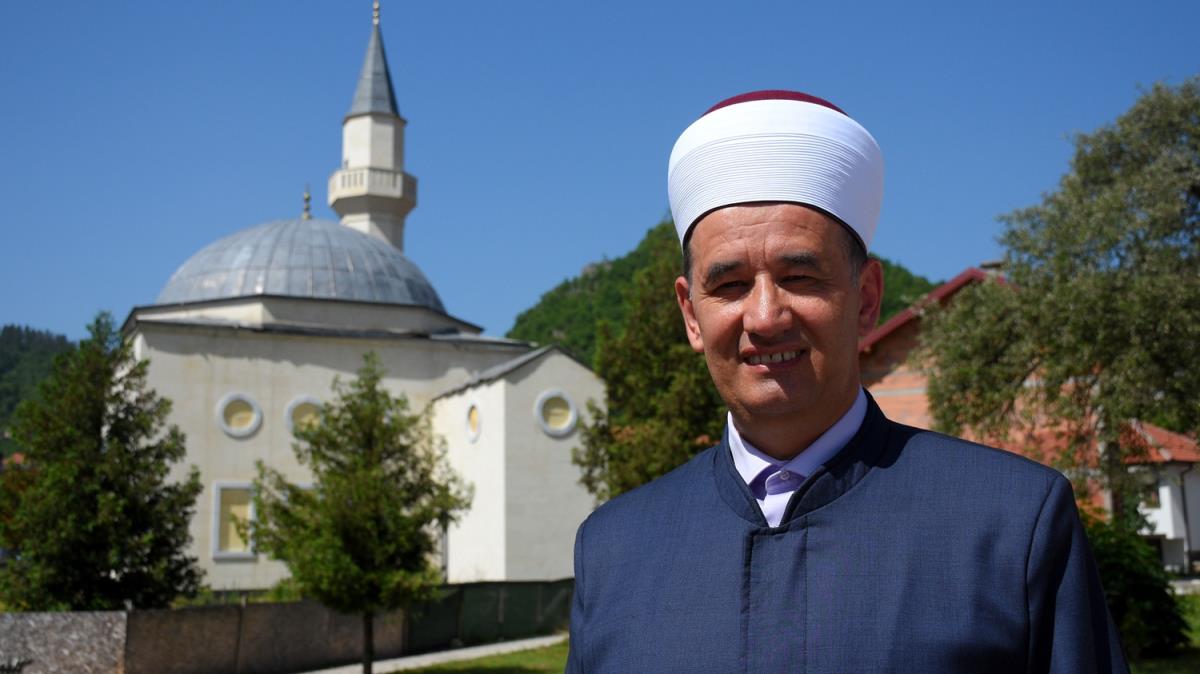 Bosna Hersek'in Olovo kentinde yapm duran Ahi Evran Veli Krehir Camisi yardm bekliyor