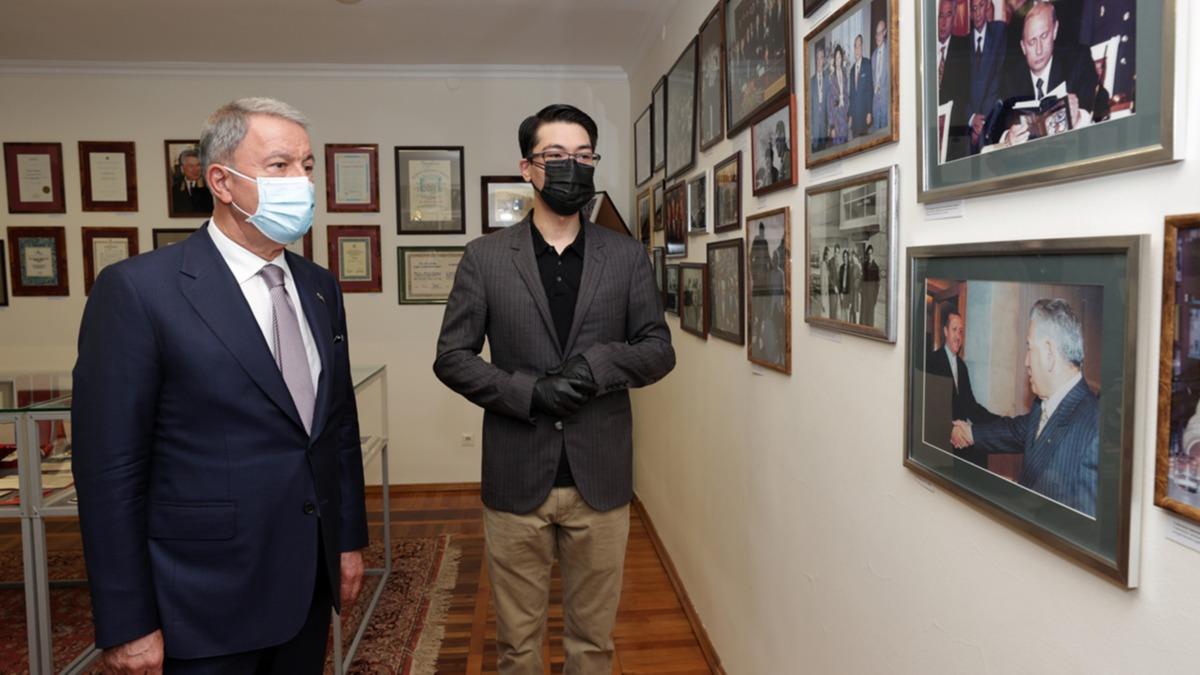 Milli Savunma Bakan Akar, Krgzistan Cumhurbakan Sadr Caparov ile grt