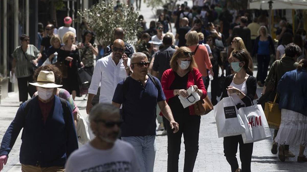 Macaristan'da kapal alanlarda maske takma zorunluluu kaldrlyor 