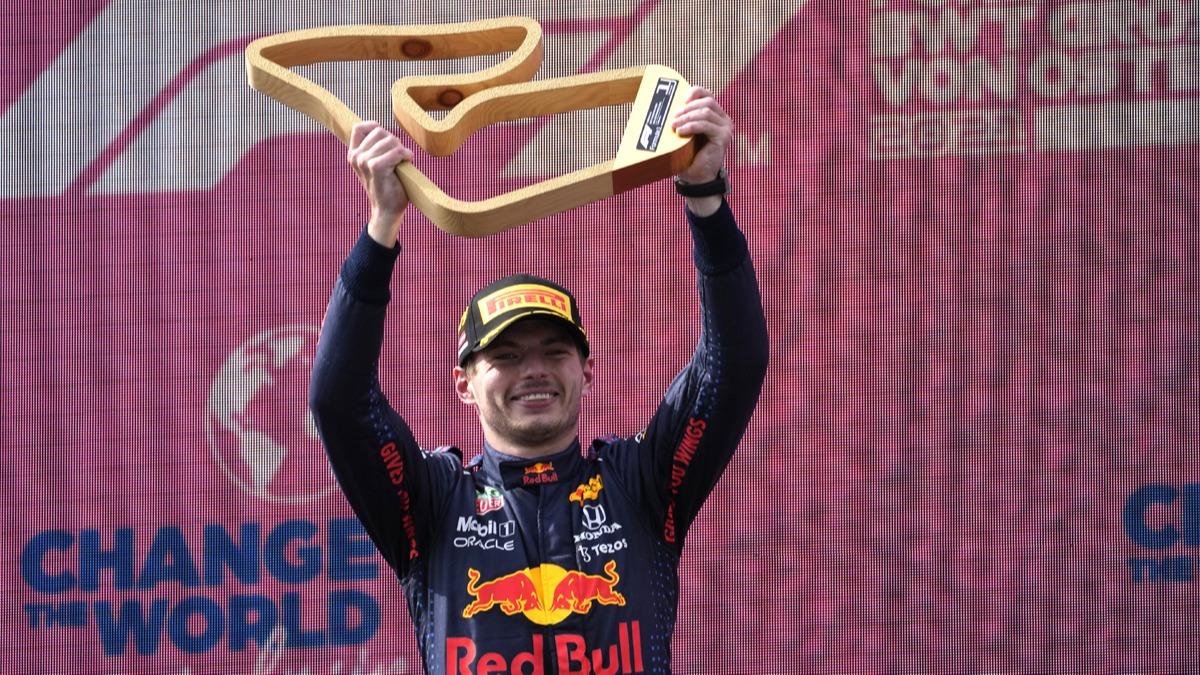 Max Verstappen, F1 Avusturya Grand Prix'sinde zaferin sahibi oldu