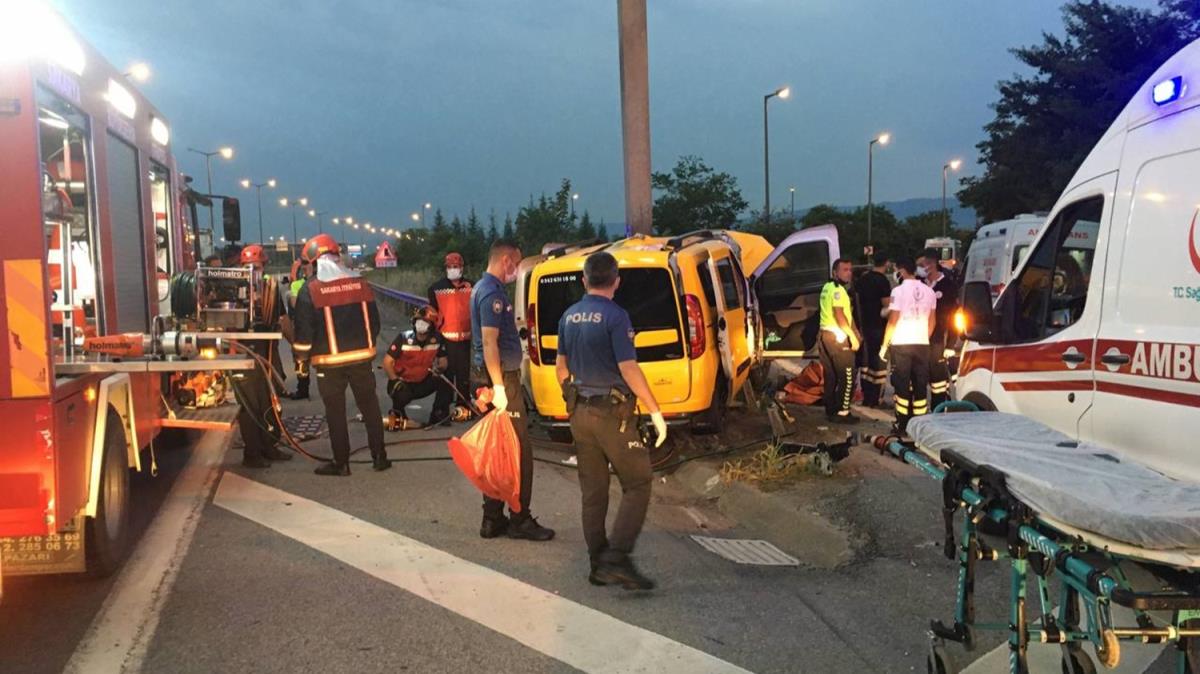 Sakarya'da trafik kazas: 2 l