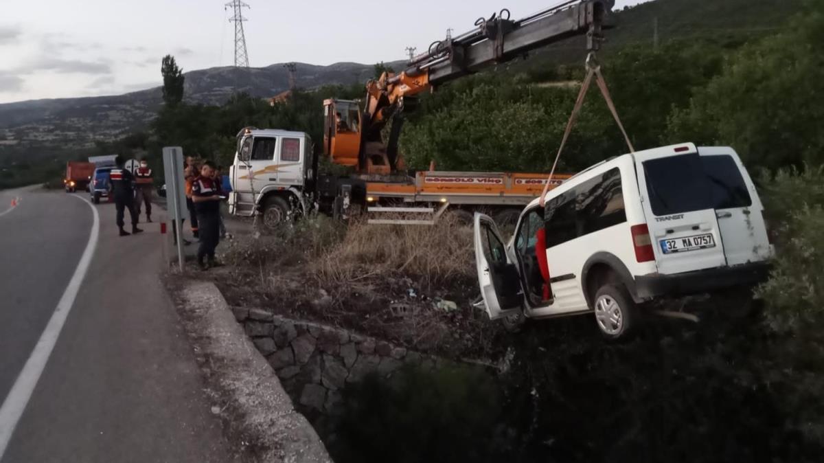 Isparta'da trafik kazas: 2 l 