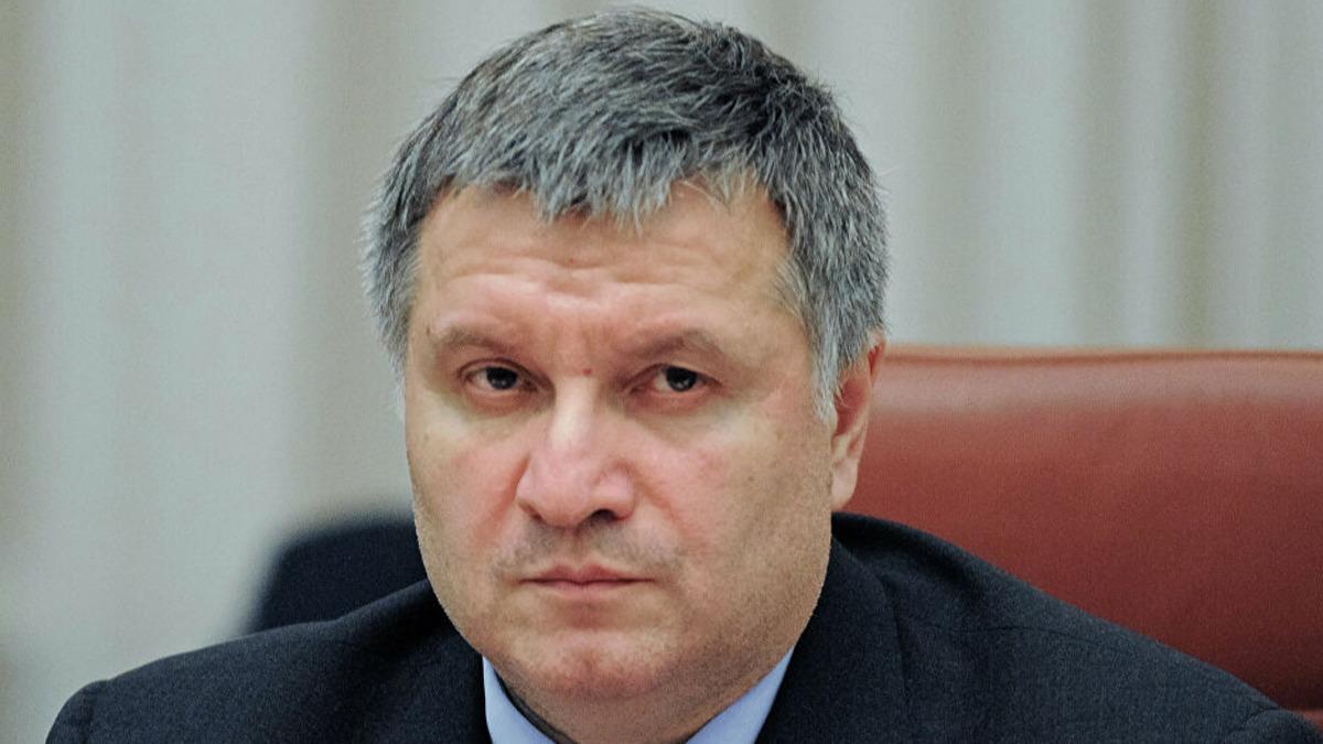 Ukrayna ileri Bakan Avakov, grevinden istifa etti 
