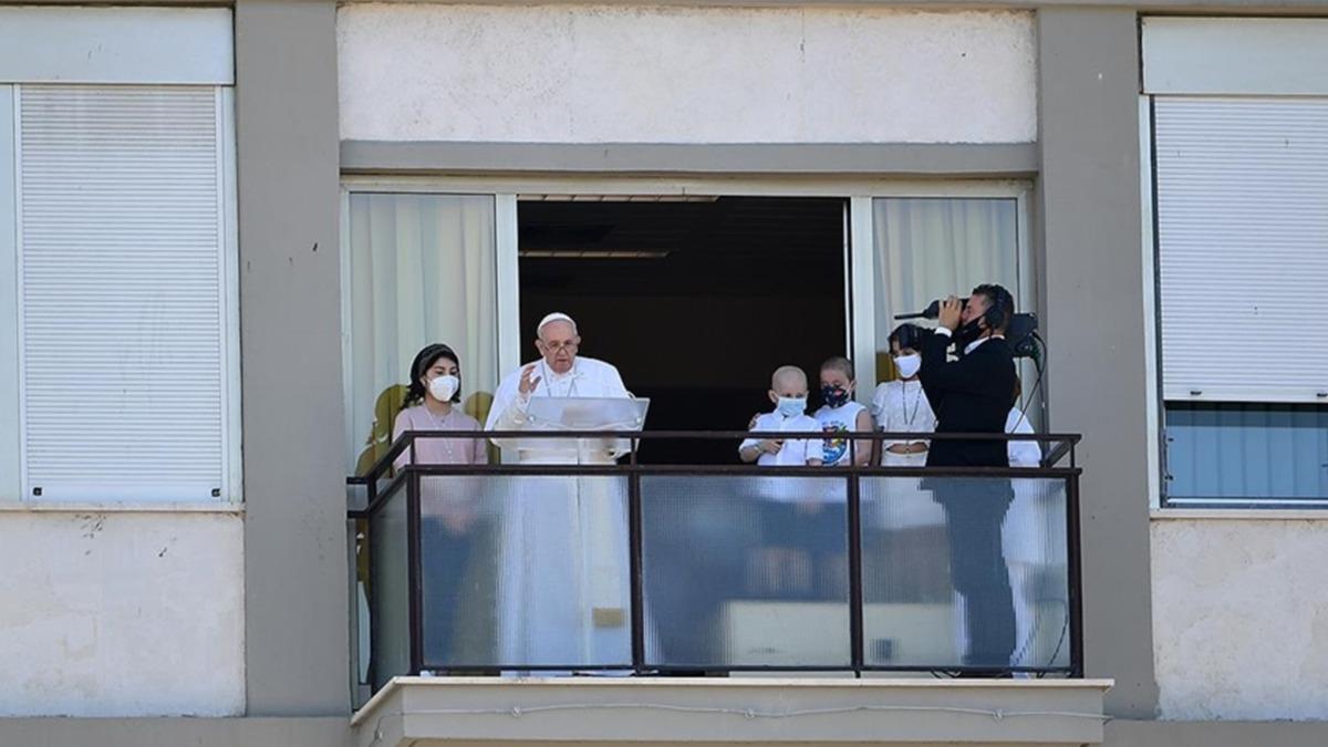 Papa Franciscus, operasyon geirdii hastaneden taburcu edildi