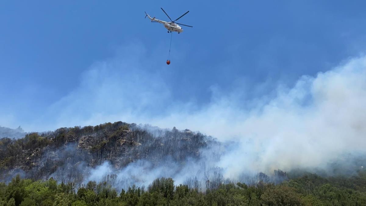 Antalya'da makilik alanda kan yangn kontrol altna alnmaya allyor