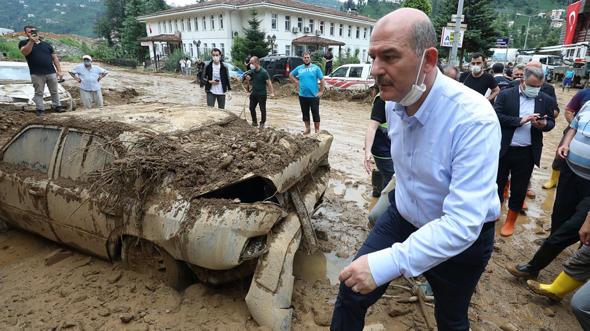 Cumhurbakan Erdoan, Rize'deki sel ve heyelanlarla ilgili Bakan Soylu'dan bilgi ald