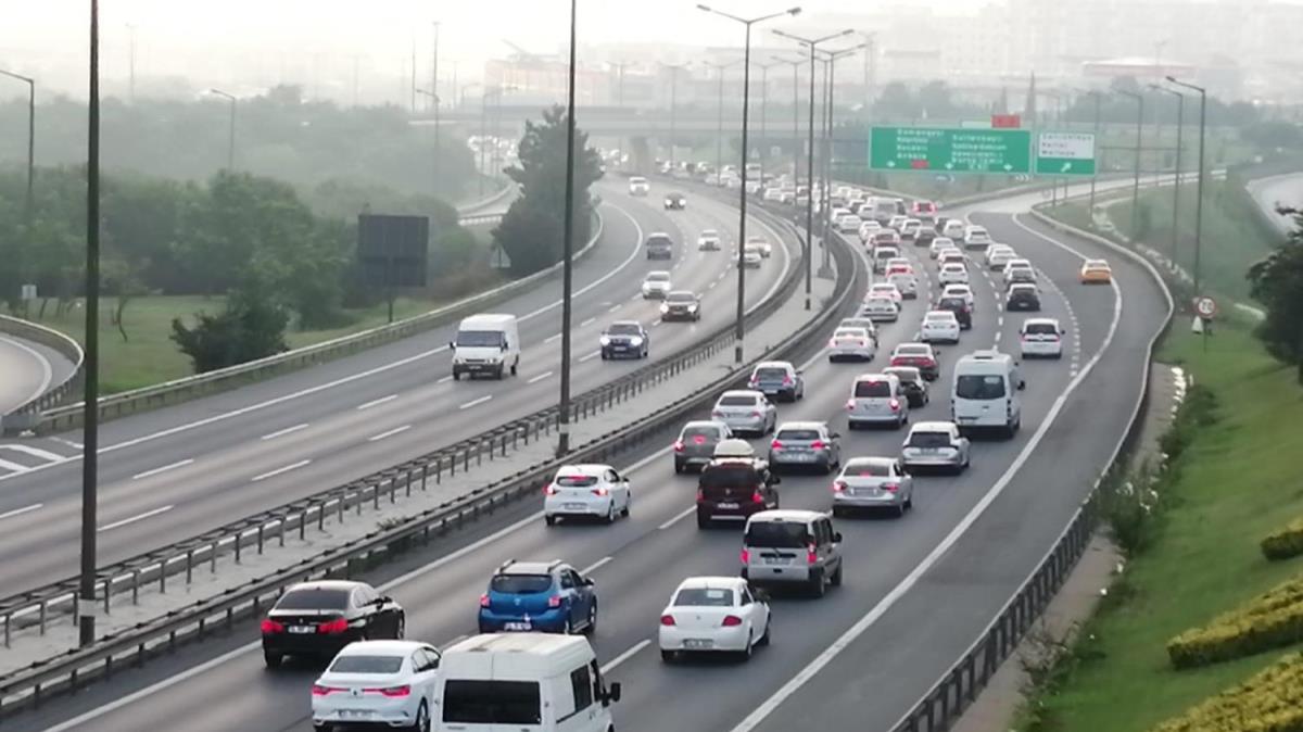 stanbul trafiinde ''bayram tatili'' younluu