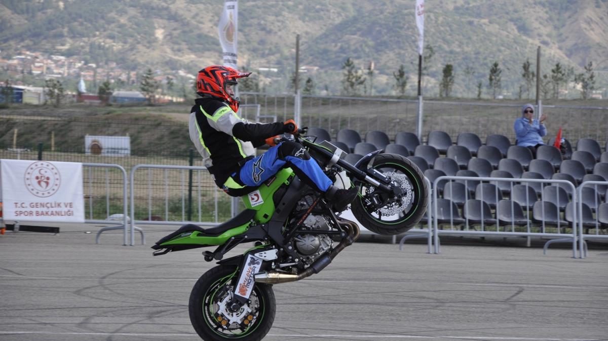 Balazs Herczeg Motosiklet Avrupa Akrobasi ampiyonas'nda birinci oldu