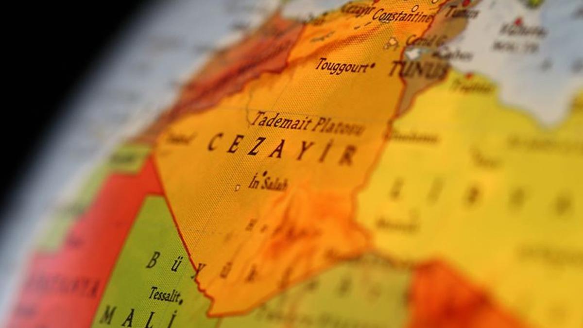 Cezayir, Rabat'taki Bykelisini istiare iin geri ard 