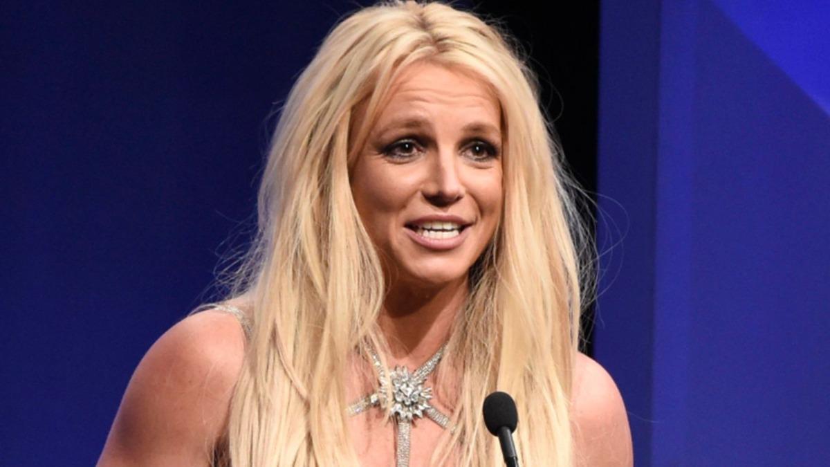 nl arkc Britney Spears isyan etti! ''Ben boulurken elinizi uzattnz m?''