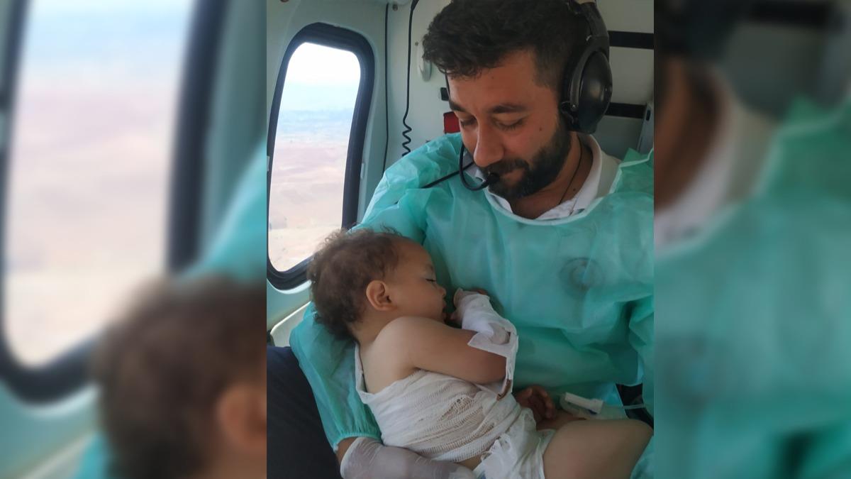 Afyonkarahisar'da zerine scak su dklen bebek, ambulans helikopterle Eskiehir'e sevk edildi 