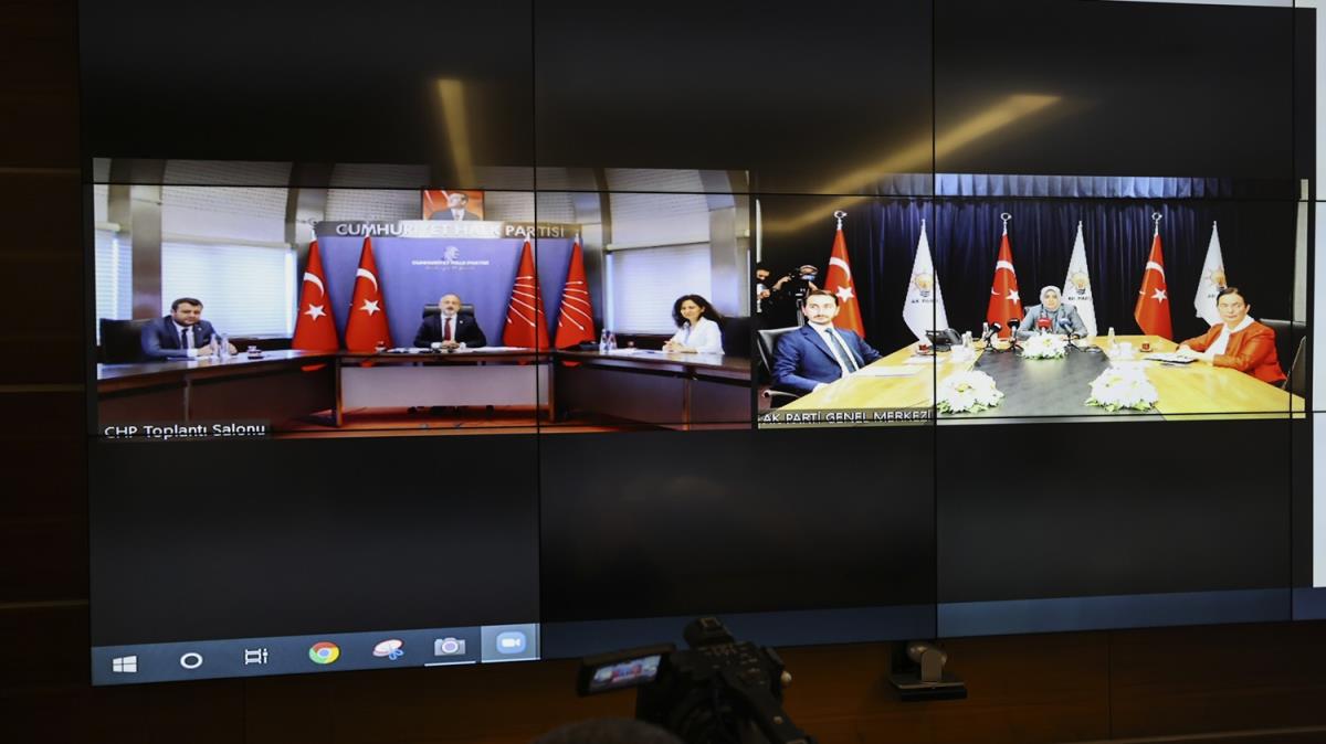 AK Parti ve CHP heyetleri video konferans araclyla bayramlat