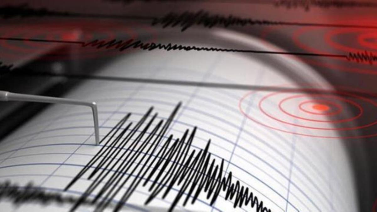 Karaburun'da korkutan deprem