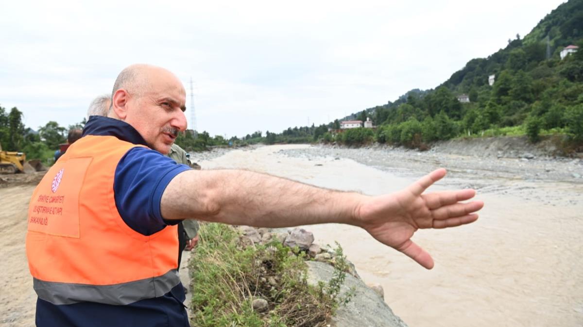 Bakan Karaismailolu, Artvin'de incelemelerde bulundu 
