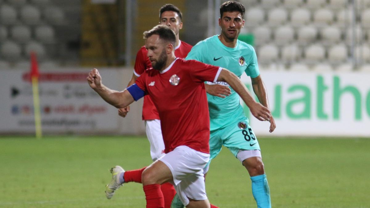 Antalyaspor Menemenspor'u 4-1 ile geti