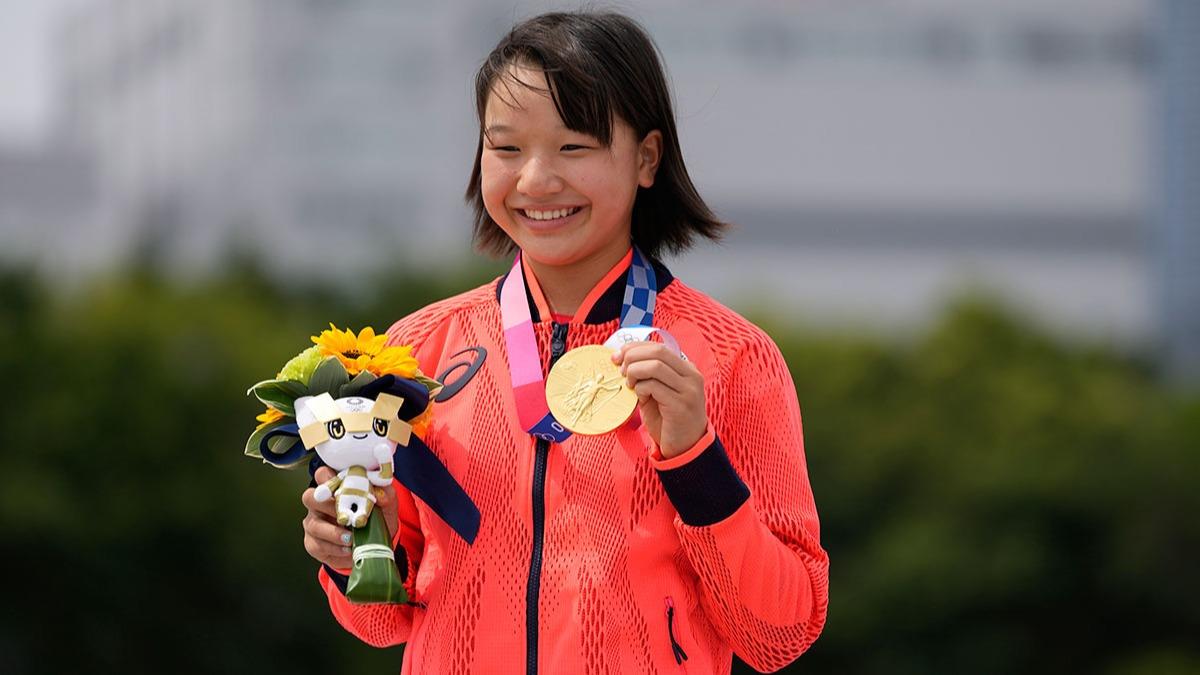 Momiji Nishiya 13 yanda olimpiyat ampiyonu oldu