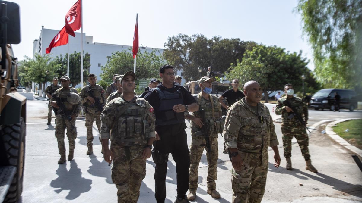 Tunus'ta gvenlik gleri Al Jazeera ofisini bast