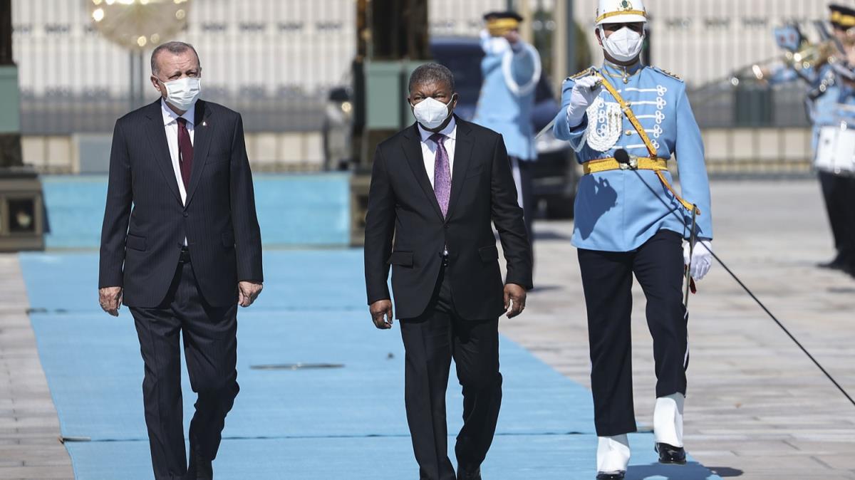 Cumhurbakan Erdoan, Angola Cumhurbakan Loureno'yu resmi trenle karlad