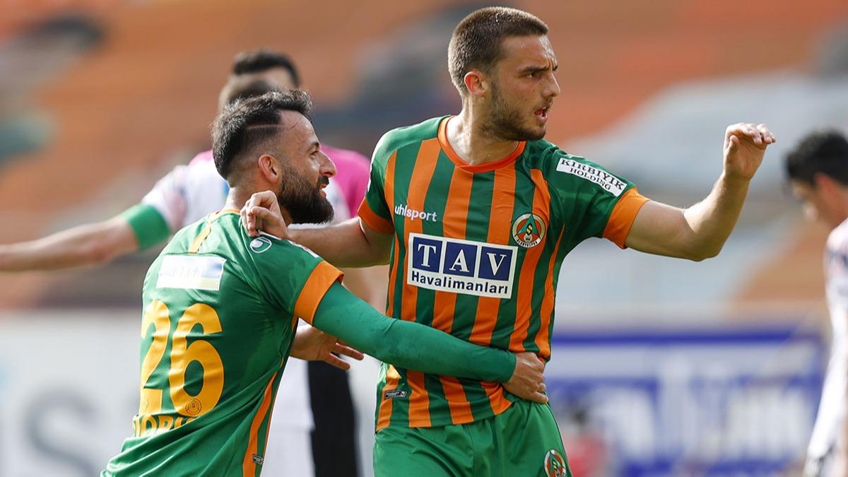 Galatasaray Berkan Kutlu transferini bitirdi
