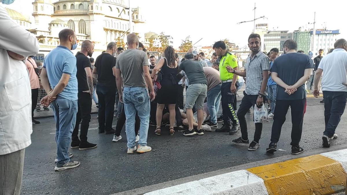 Taksim Meydan'nda kadnlar birbirine girdi!