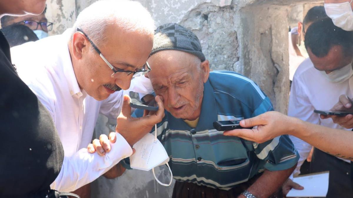 Bakan Erdoan Mersin'deki yangnda evi hasar gren 88 yandaki Sleyman dede ile telefonda grt