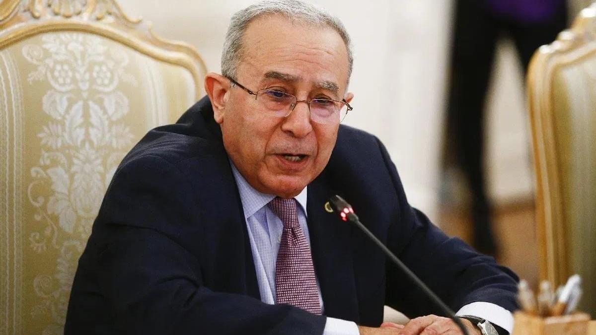 Cezayir Dileri Bakan Lamamra, Cumhurbakan Tebbun'un mesajn Tunus Cumhurbakan Said'e iletti