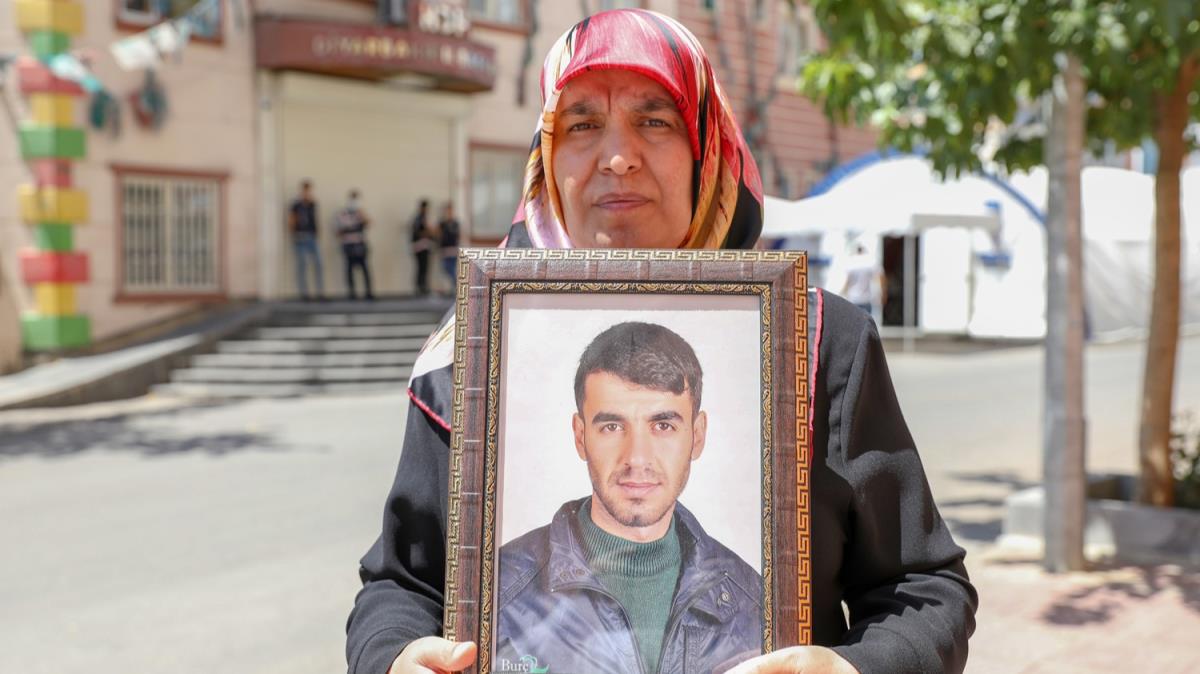Kardeine kavuan abladan Diyarbakr annelerine destek ziyareti