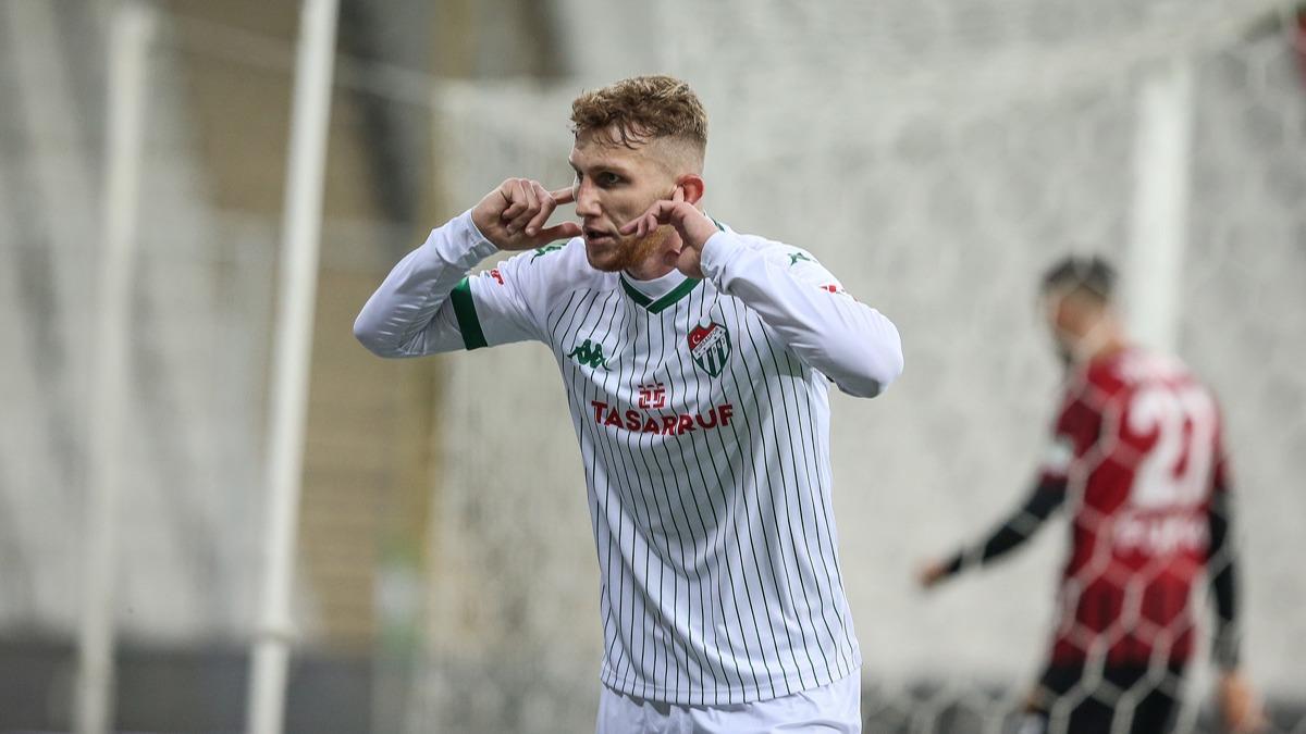 Fenerbahe'den dev transfer operasyonu! Burak Kapacak Fransa'ya giderken...