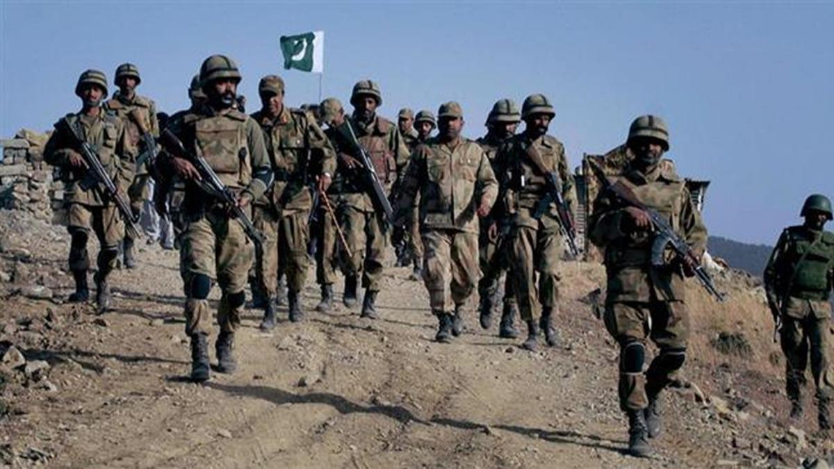 Tansiyon ykseldi! Pakistan blgeye asker gnderdi