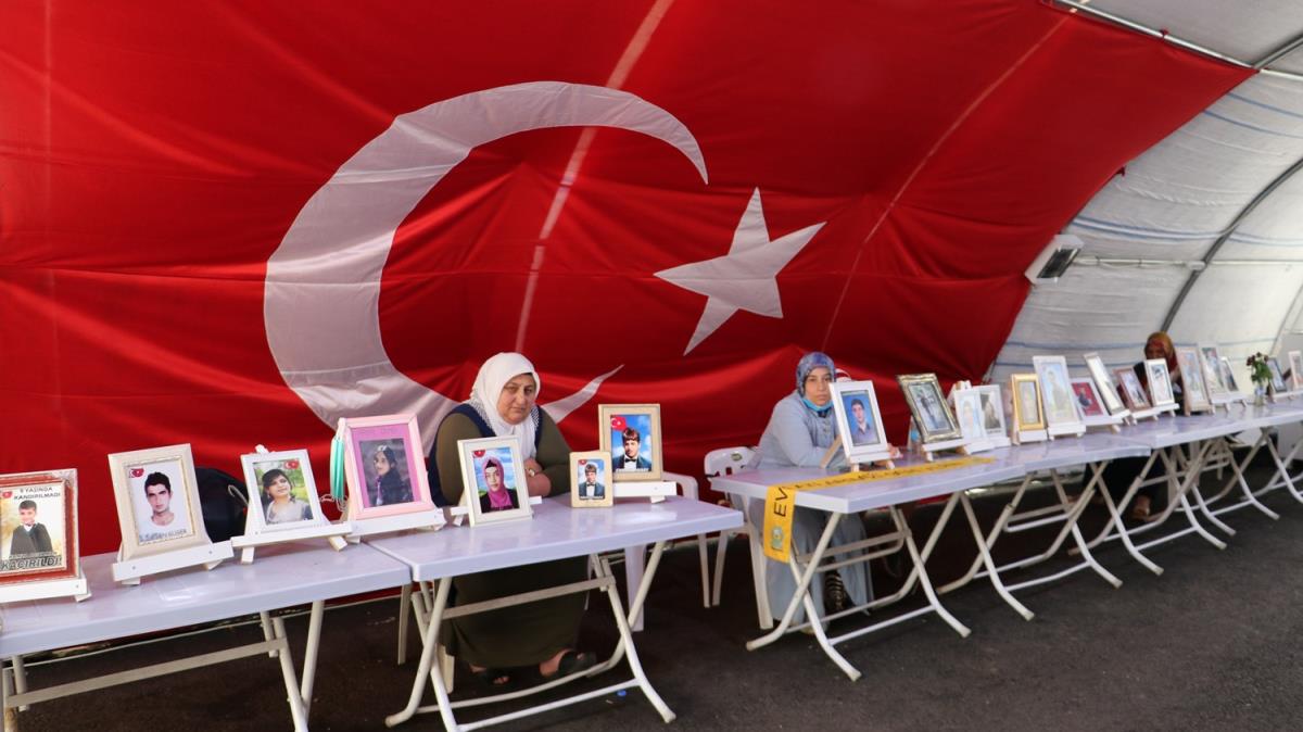 Diyarbakr annelerinden evlatlarna 'teslim ol' ars 