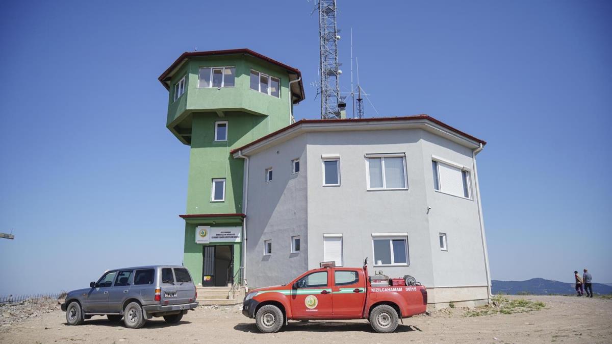 4 ilin ormanlar bu kuleden denetleniyor
