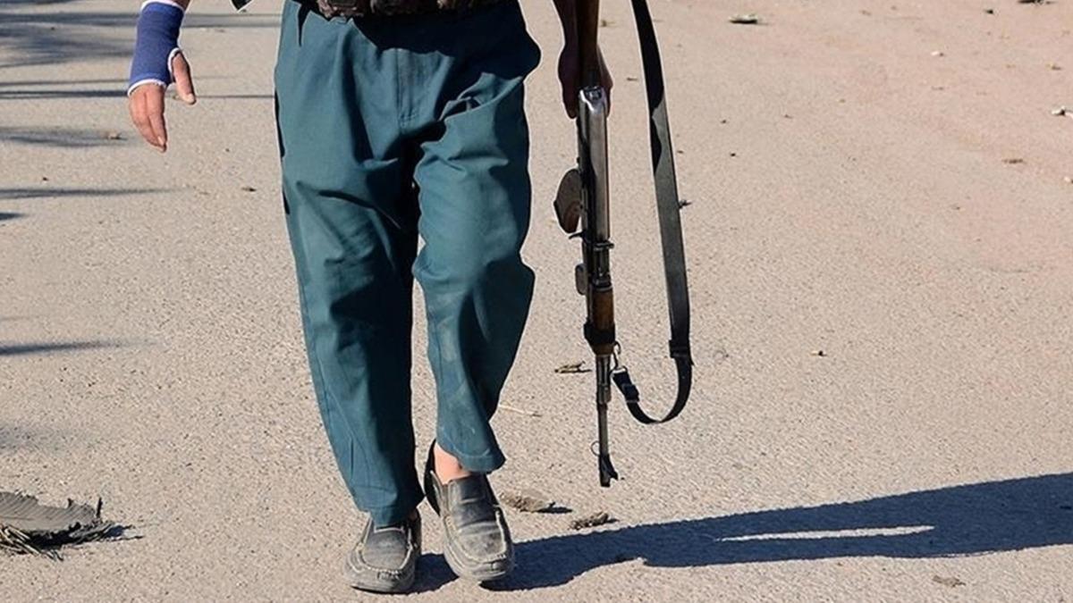 Afgan hkmet gleri, Taliban'a kar 6 vilayet merkezinin kontroln kaybetti 