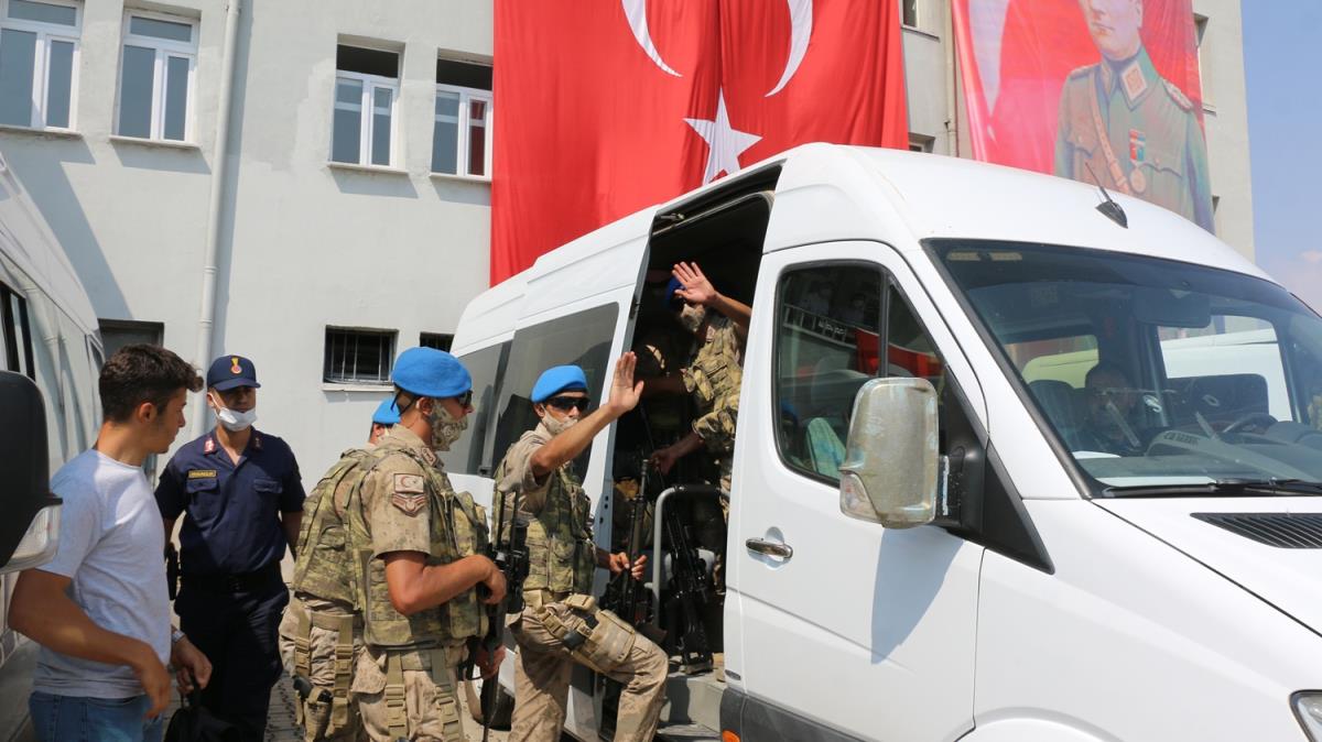 Komandolar Suriye'deki grevlerine uurland