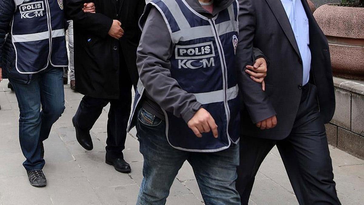 Ankara'da FET operasyonu! Aralarnda rtbeleri sklm emniyet mdrleri de var