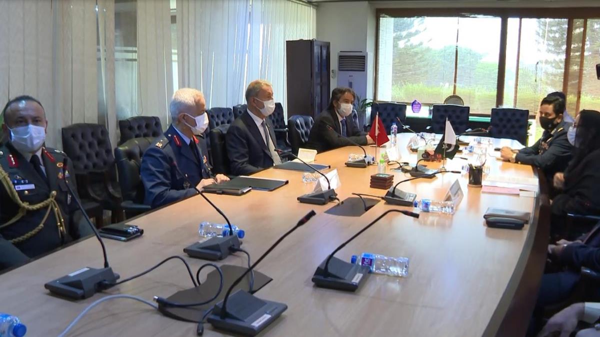 Bakan Akar'dan birliktelik mesaj
