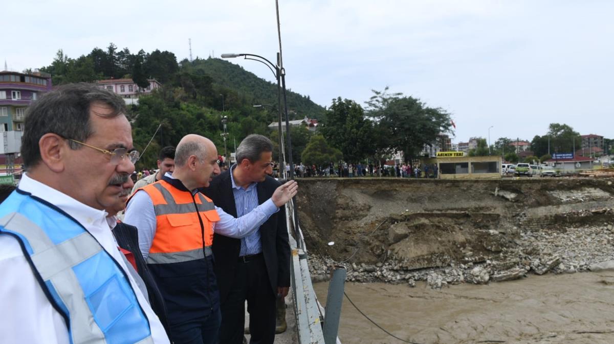 Bakan Karaismailolu, sel felaketi sonras Ayanck'ta inceleme yapt
