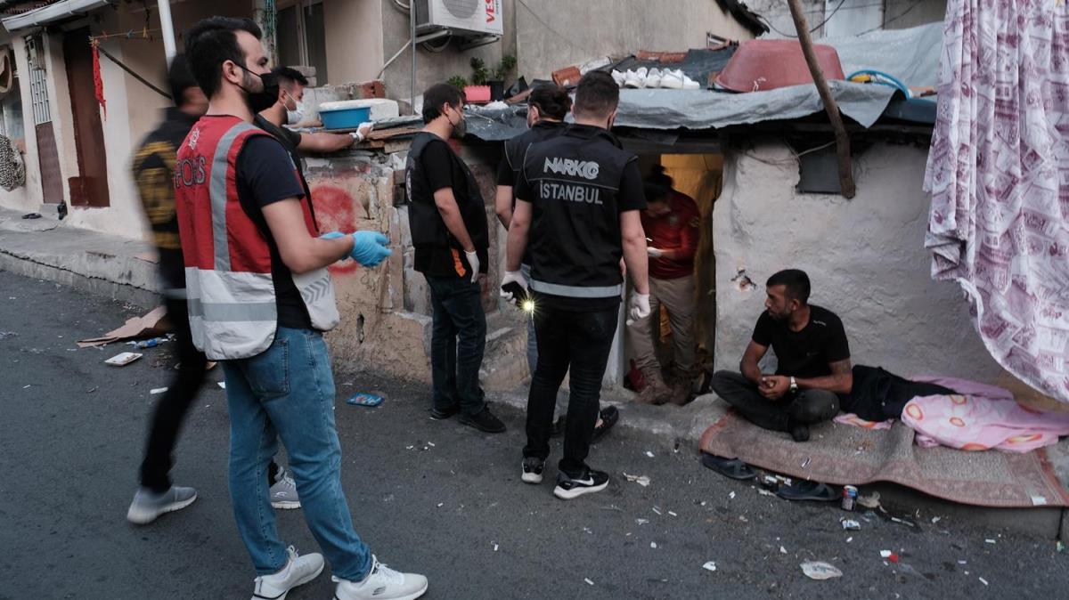 stanbul'da narkotik operasyonu; 22 pheli yakaland