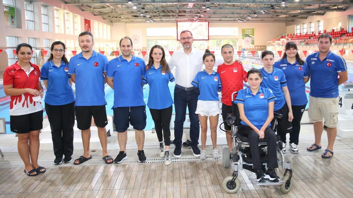 Bakan Kasapolu, paralimpik sporcularla bir araya geldi