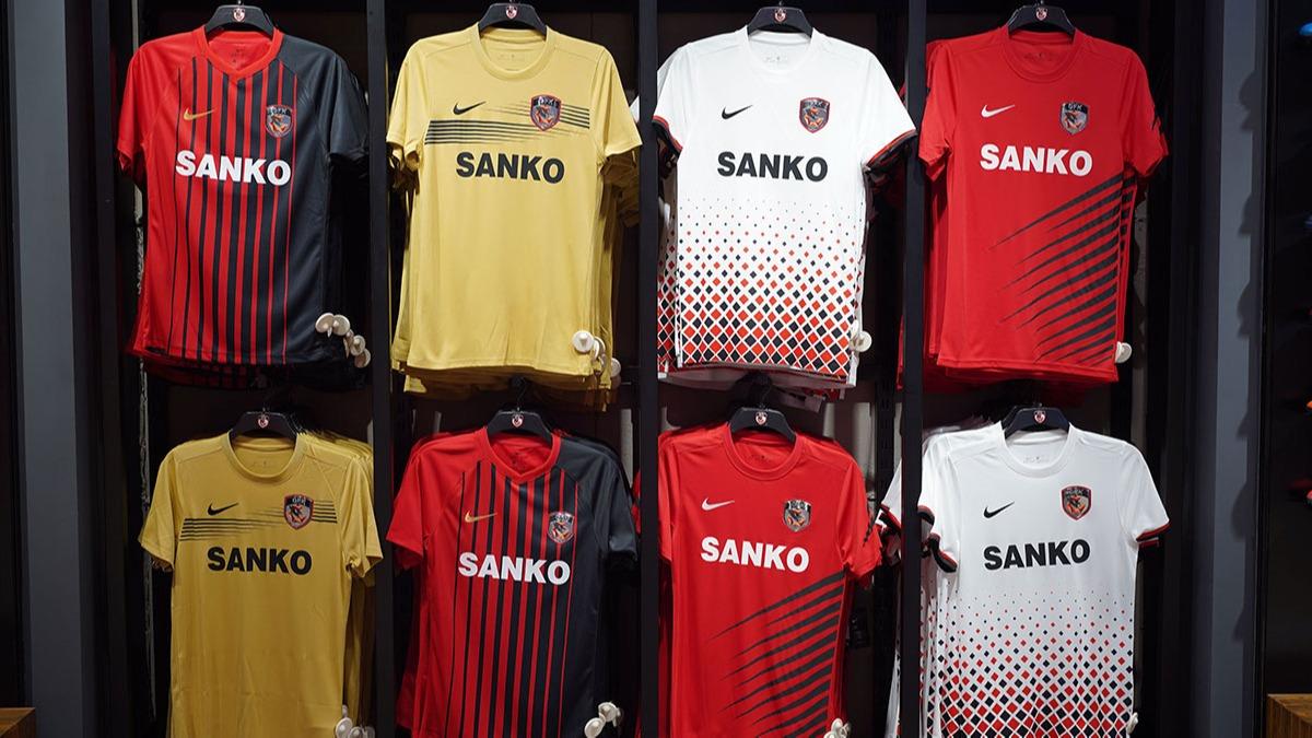 te Gaziantep FK'nn yeni sezon formalar