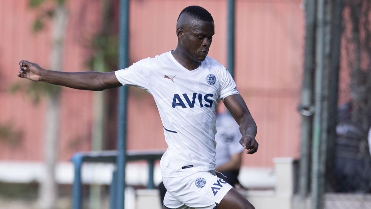 Fenerbahe'de Samatta srprizi! Kadroda yok