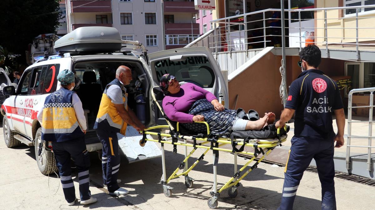 Kastamonu'nun Bozkurt ilesindeki devlet hastanesi, tam teekkl olarak afetzedelere hizmet veriyor