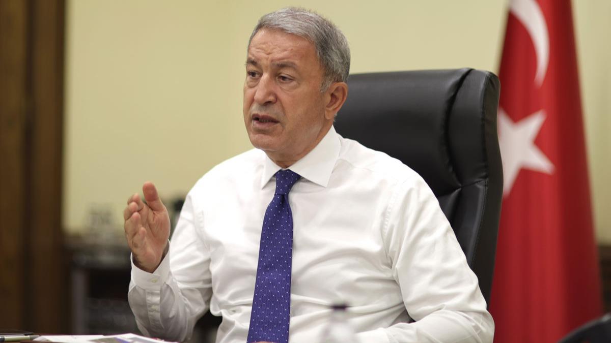 Kabil Havaliman'nda grevli Trk askerlerine ilikin Bakan Akar'dan aklama